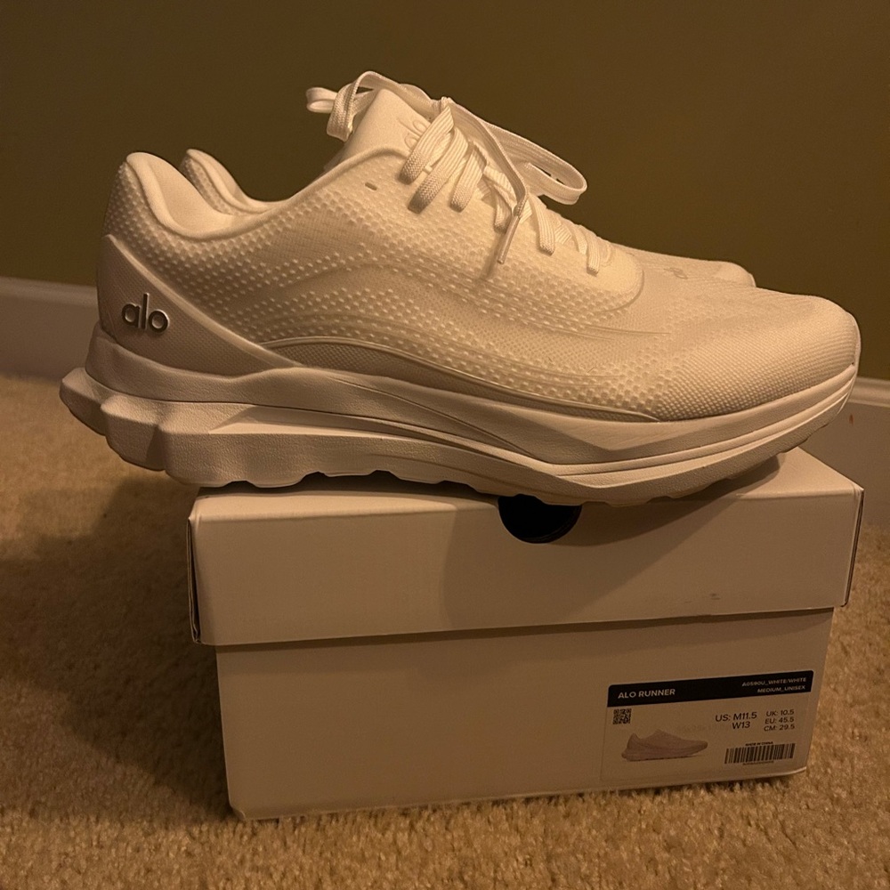 ALO Yoga Men's White Athletic Shoes